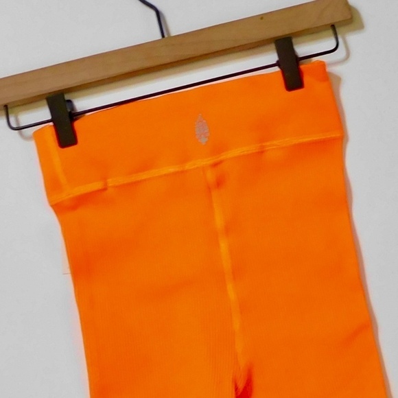 NWT!! FREE PEOPLE FP Movement Free Throw Shorts Burning Up Orange X-Small - Picture 10 of 16